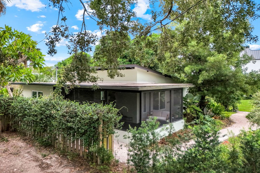 3032 Coco Ave, Naples, FL 34112