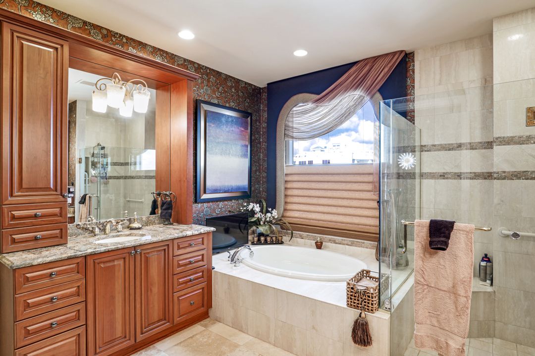 4951 Bonita Bay Blvd #PH203, Bonita Springs, FL 34134