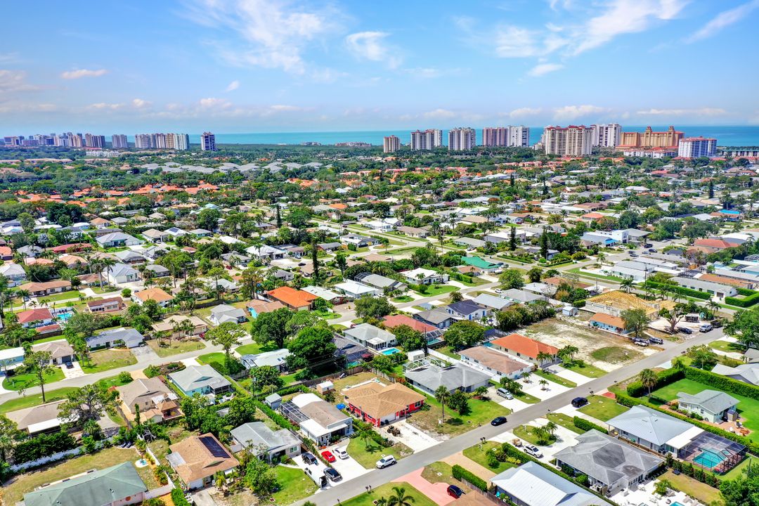 736 96th Ave N, Naples, FL 34108