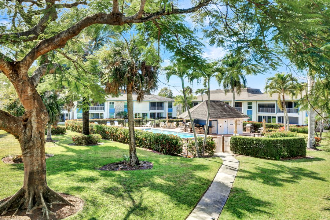 325 Charlemagne Blvd #C204, Naples, FL 34112