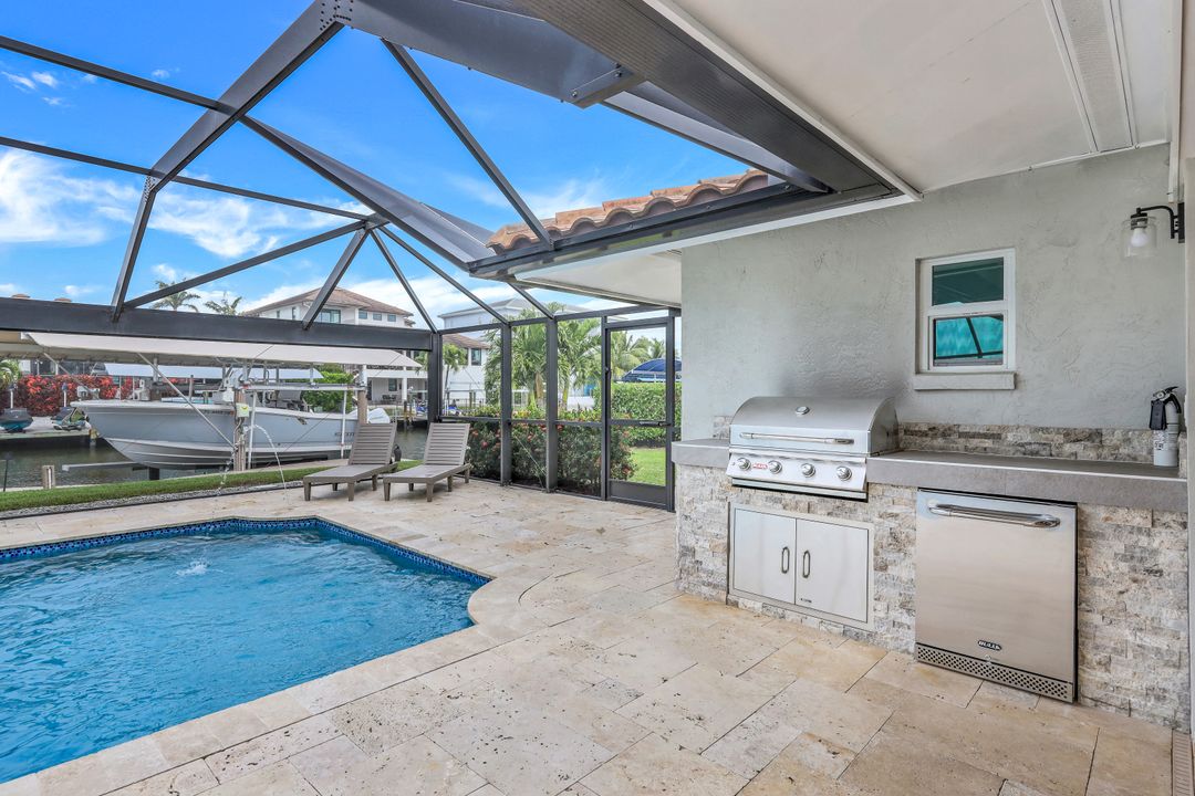 401 Lagoon Ave, Naples, FL 34108