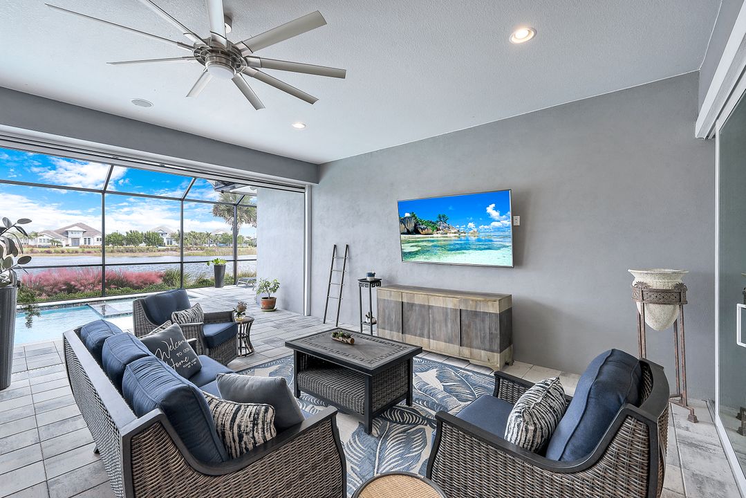 6177 Megans Bay Dr, Naples, FL 34112