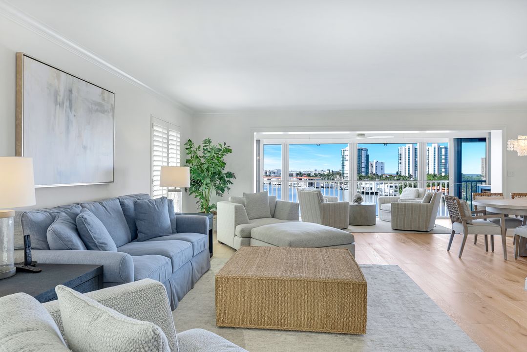 250 Park Shore Dr #601, Naples, FL 34103