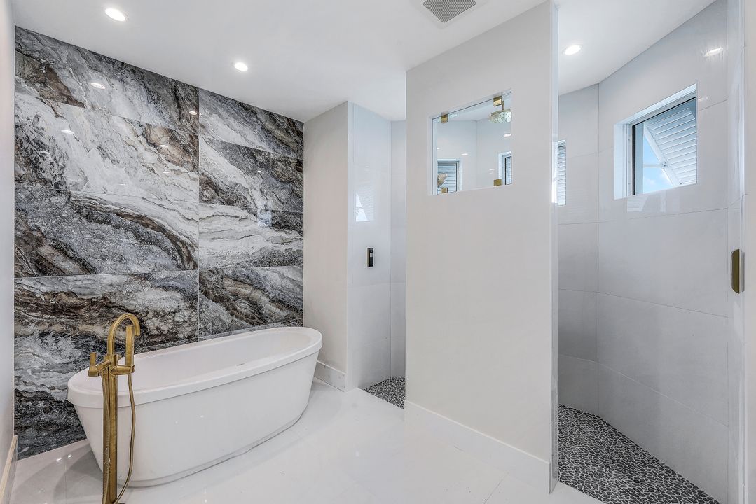 21 Algonquin Ct, Marco Island, FL 34145