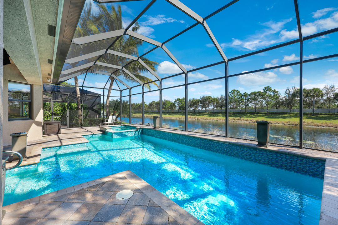 4394 Caldera Cir, Naples, FL 34119