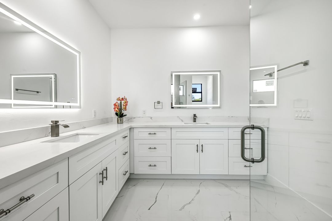 865 Chipley St E, Lehigh Acres, FL 33974