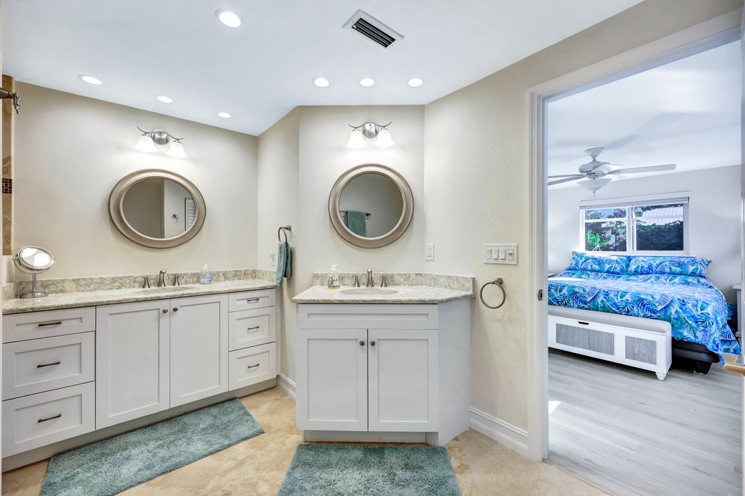 1010 Kings Crown Dr, Sanibel, FL 33957