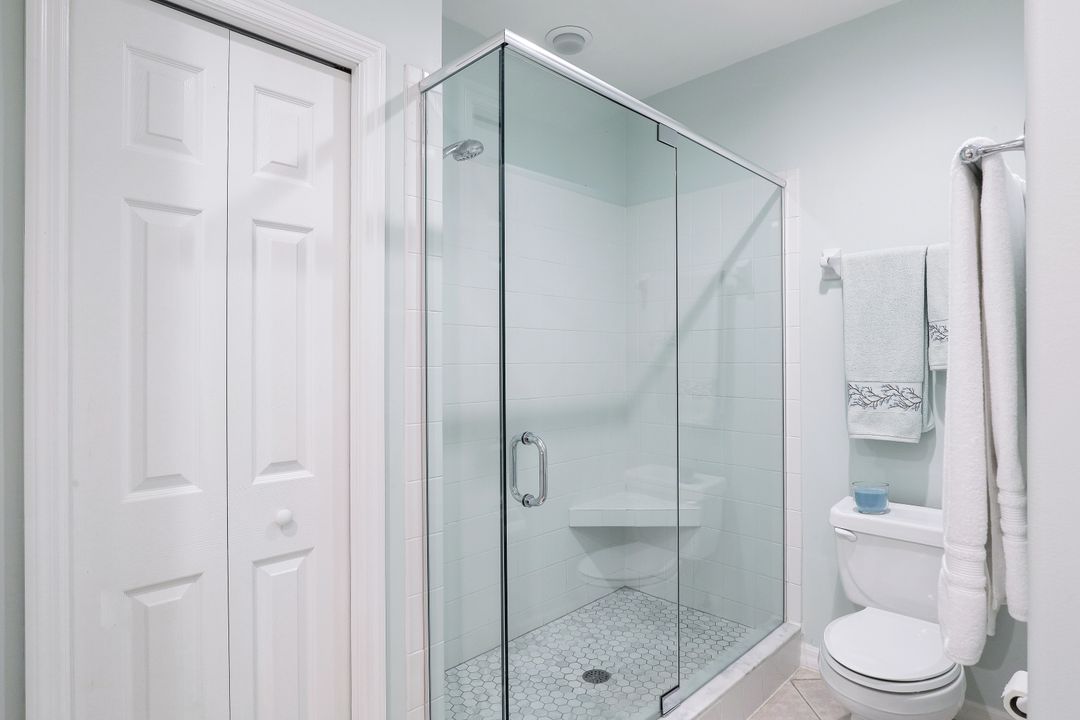 8223 Parkstone Pl #306, Naples, FL 34120