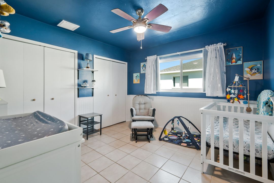 3926 Country Club Blvd, Cape Coral, FL 33904