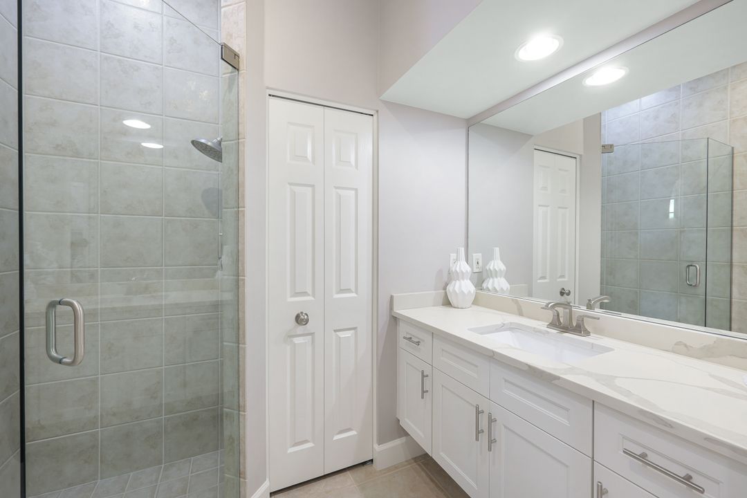 463 Tullamore Ln, Naples, FL 34110