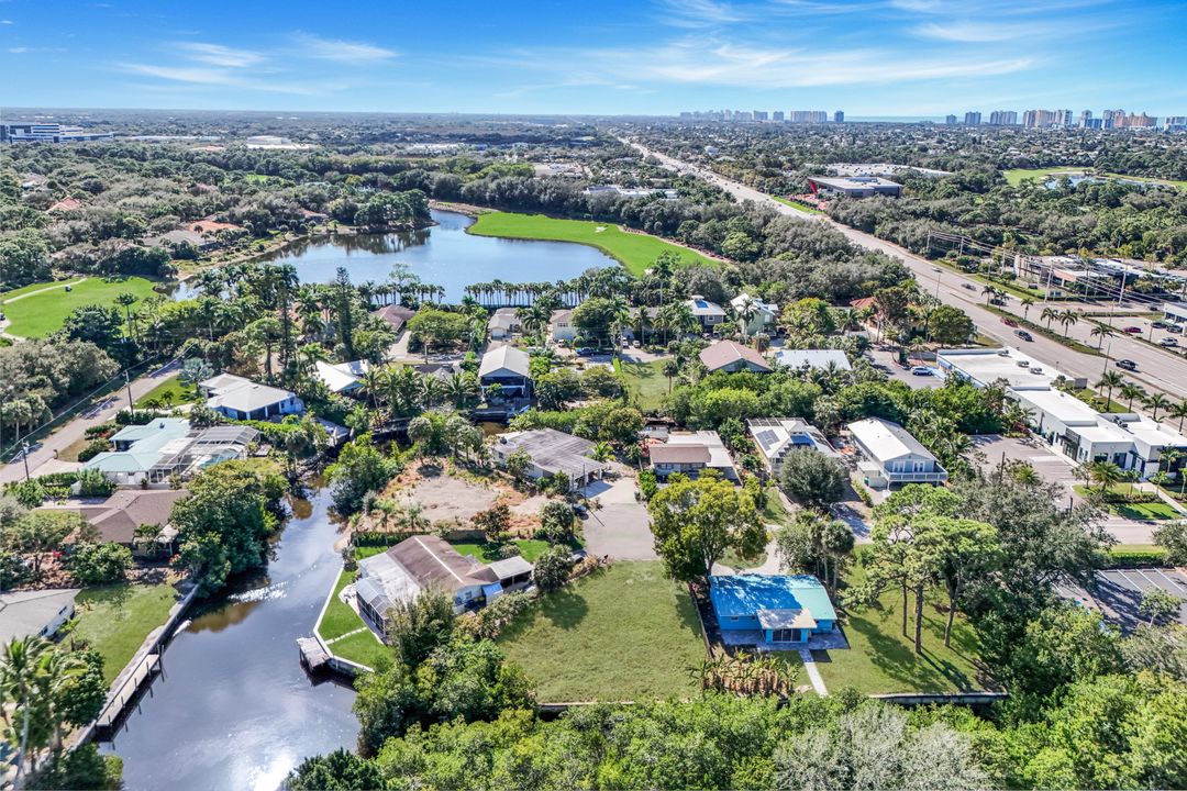 59 River Ct, Naples, FL 34110