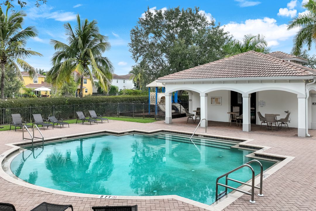 10253 S Silver Palm Dr, Estero, FL 33928