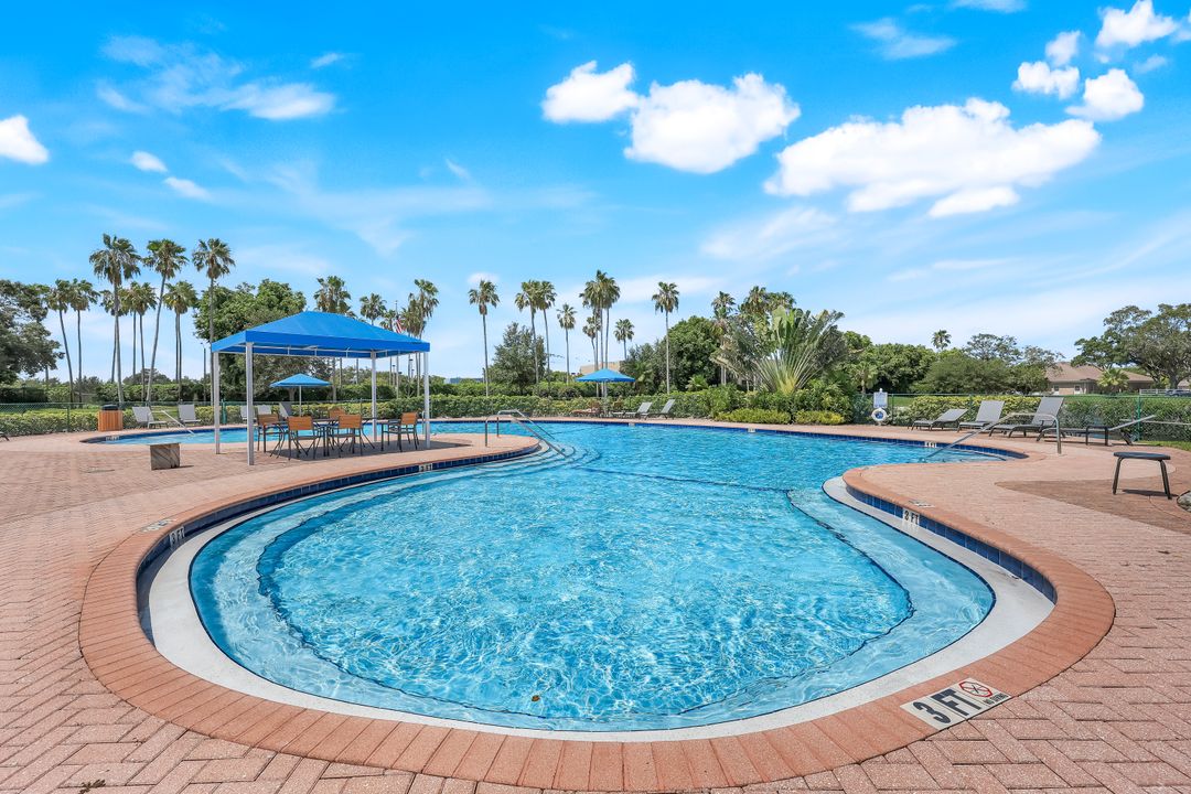 6956 Lone Oak Blvd, Naples, FL 34109