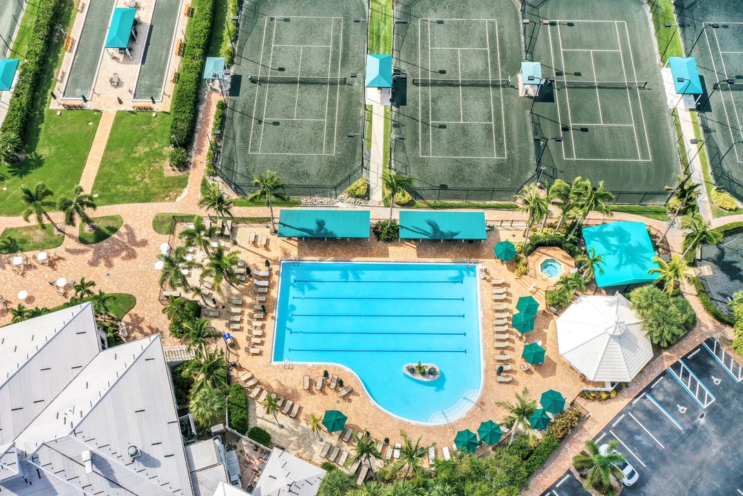 1262 Silverstrand Dr, Naples, FL 34110