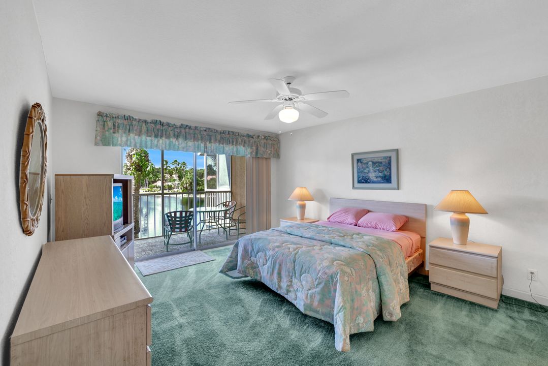 2372 Hidden Lake Dr #08, Naples, FL 34112