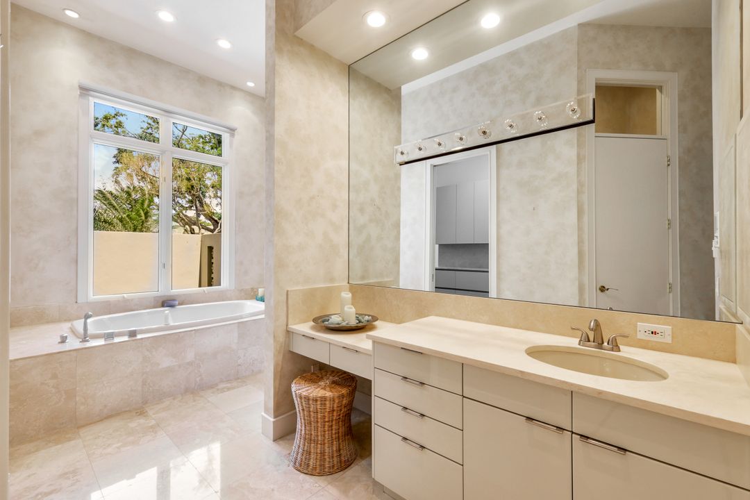 3451 Creekview Dr, Bonita Springs, FL 34134