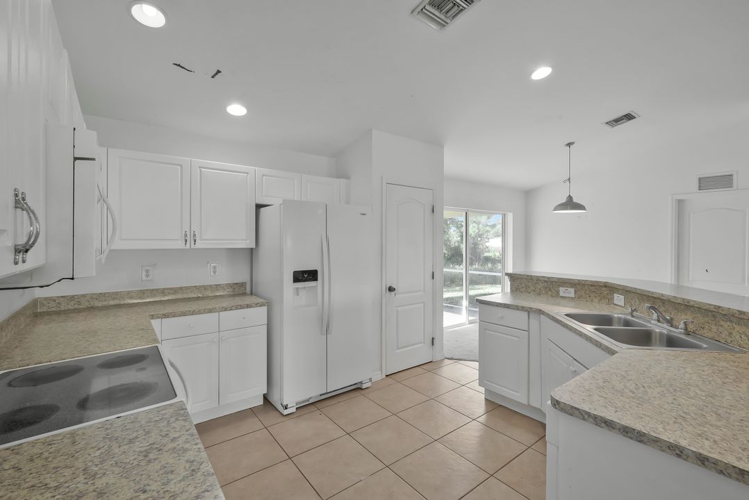 2503 5th St SW, Lehigh Acres, FL 33976