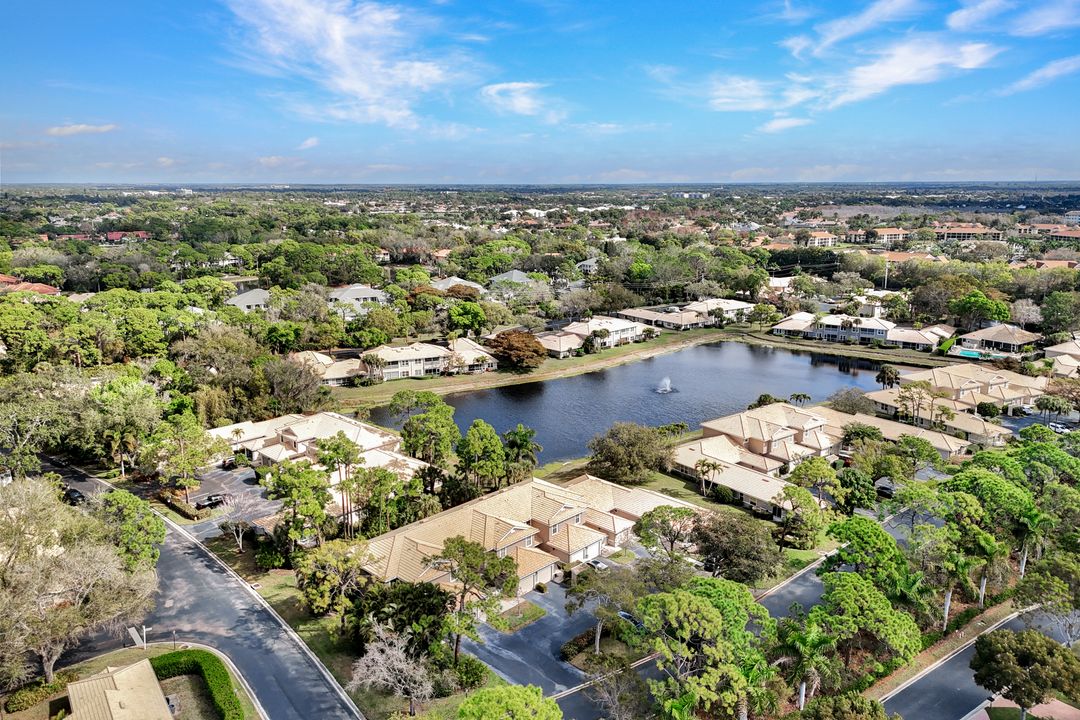 314 Emerald Bay Cir #I-5, Naples, FL 34110