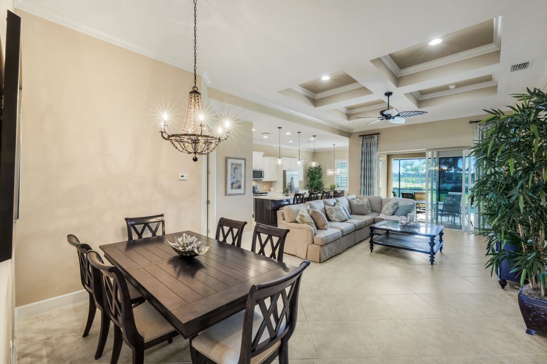 9112 Siesta Bay Dr, Naples, FL 34120