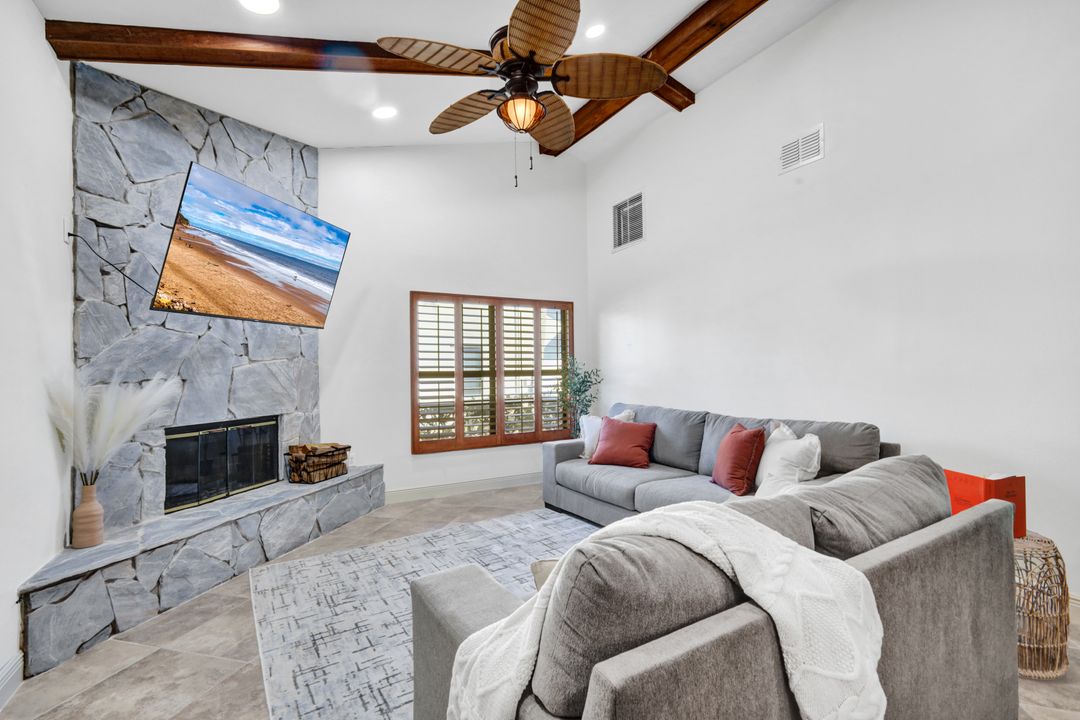 6597 Willow Lake Cir, Fort Myers, FL 33966