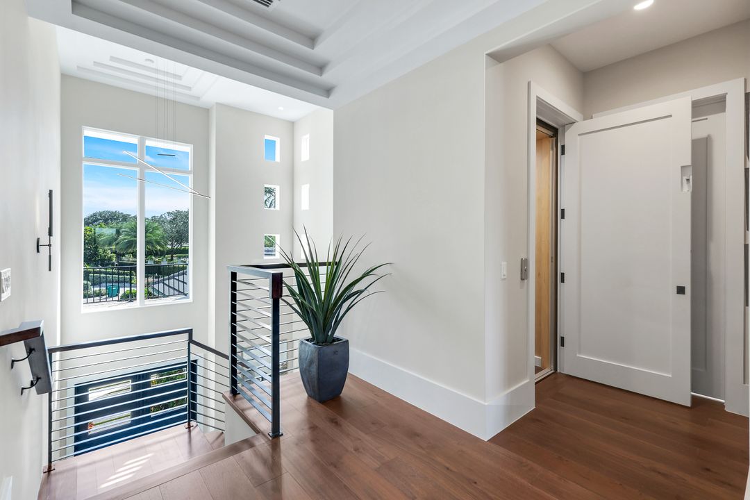 16647 Isola Bella Ln, Naples, FL 34110