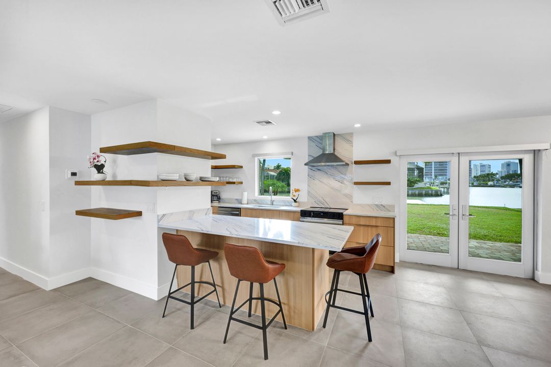 432 Oak Ave, Naples, FL 34108