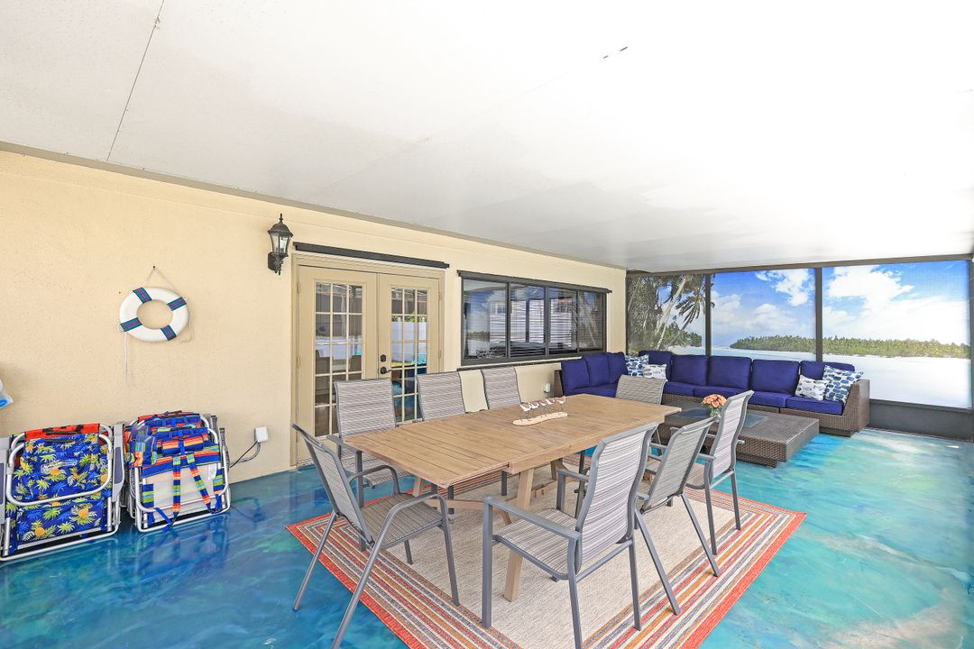 522 94th Ave N, Naples, FL 34108