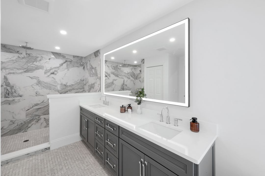 12888 Valewood Dr, Naples, FL 34119