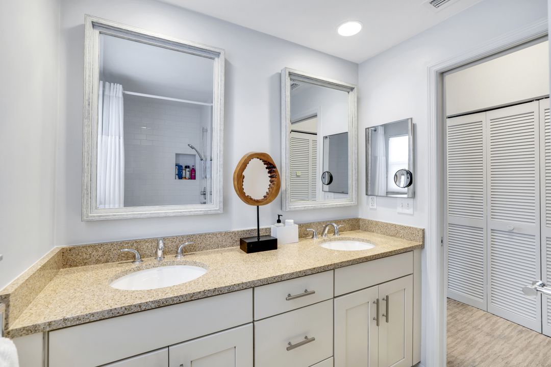 859 Tanbark Dr #101, Naples, FL 34108