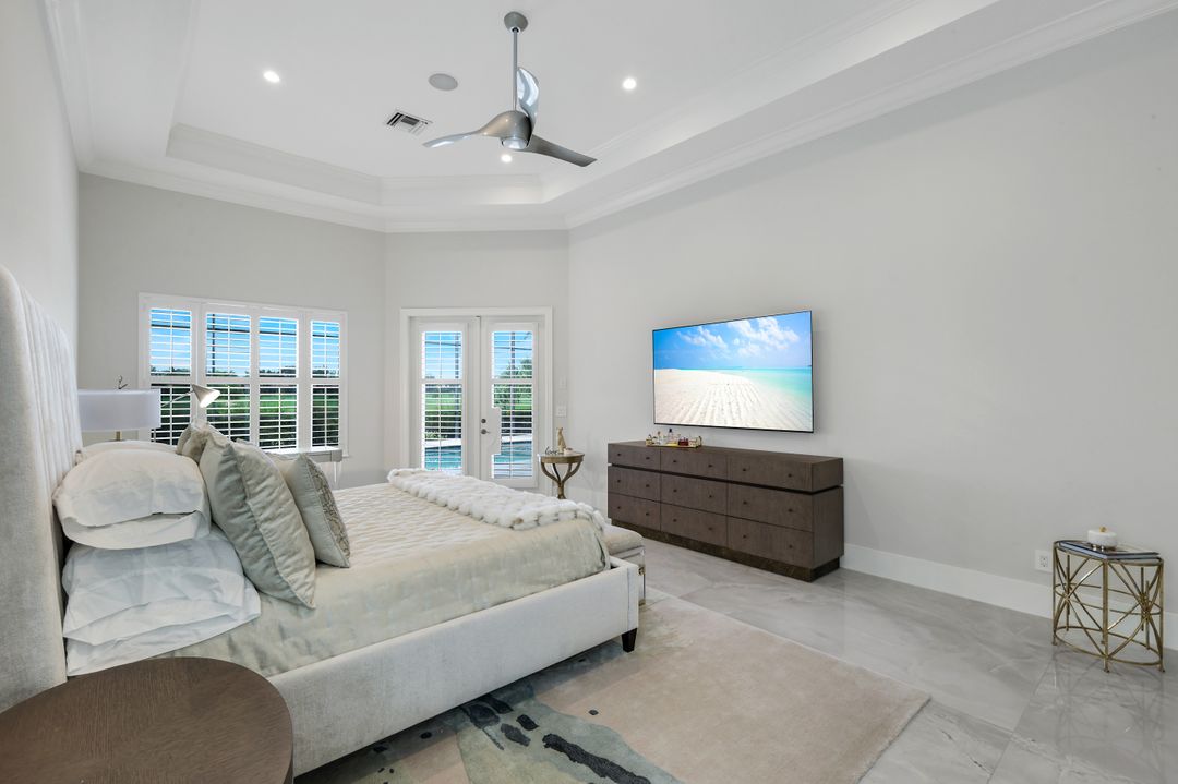 11907 Hedgestone Ct, Naples, FL 34120