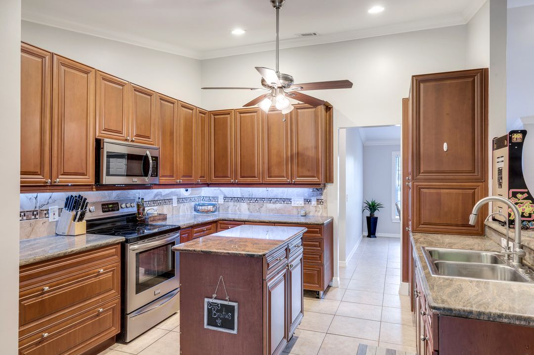4295 14th St NE, Naples, FL 34120