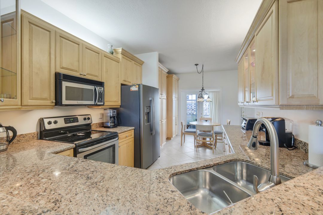 832 Tanbark Dr #104, Naples, FL 34108