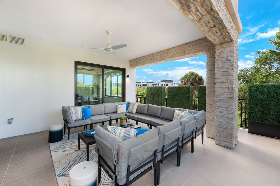 1130 3rd Ave S #207, Naples, FL 34102