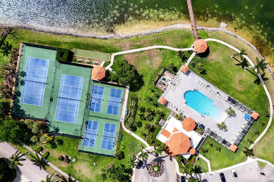 7706 Jewel Ln, Naples, FL 34109