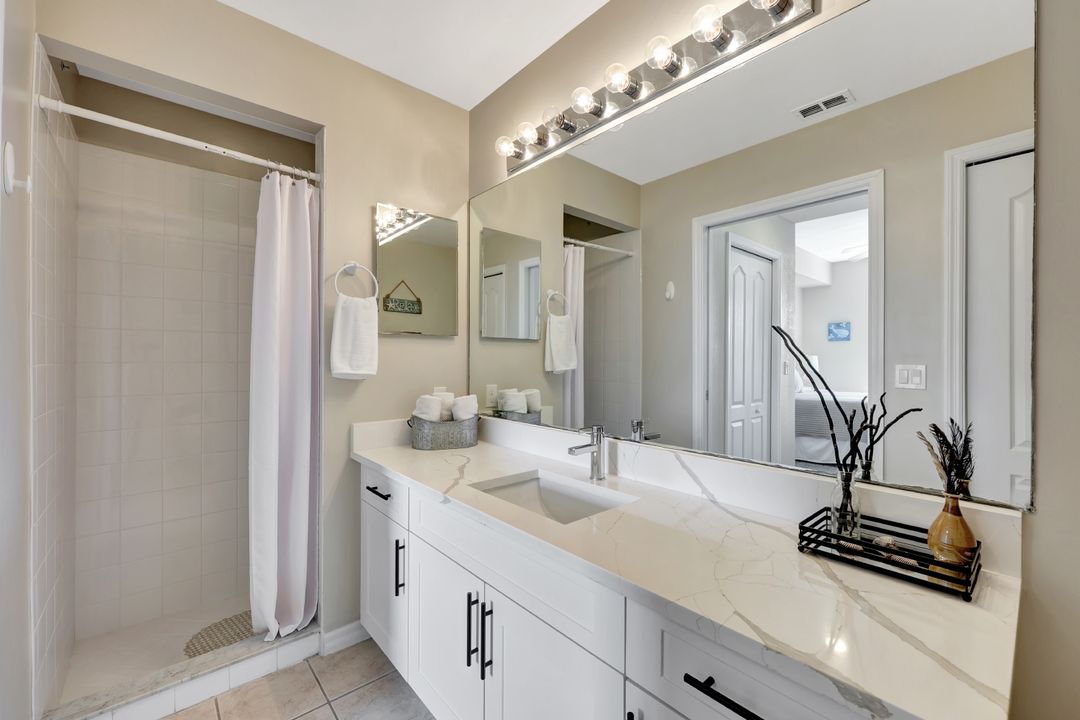 16615 Lake Cir Dr #414, Fort Myers, FL 33908