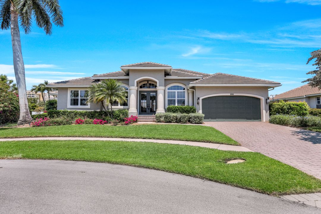 910 Montego Ct, Marco Island, FL 34145