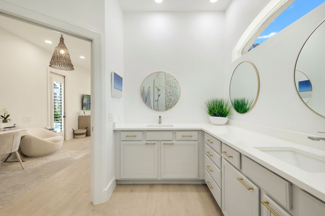 8586 Gleneagle Way, Naples, FL 34120