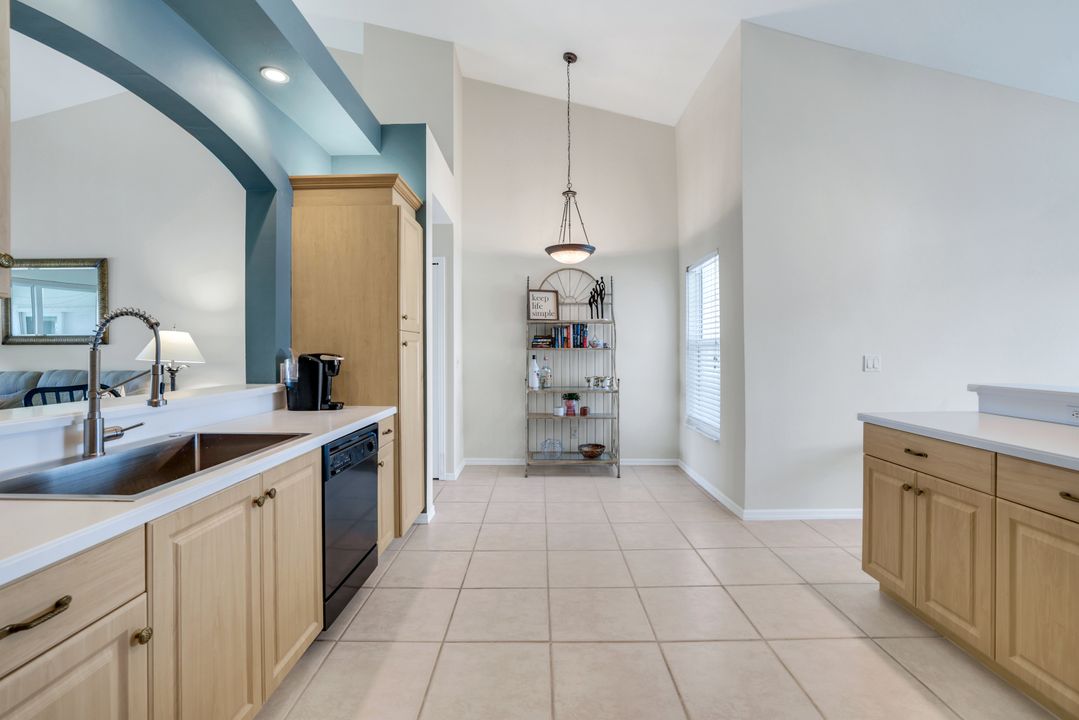 5959 Sand Wedge Ln #406, Naples, FL 34110