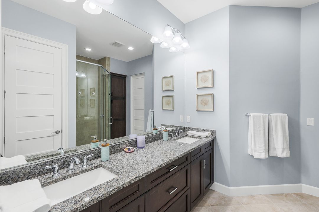 6392 Arriba Ave, Naples, FL 34113