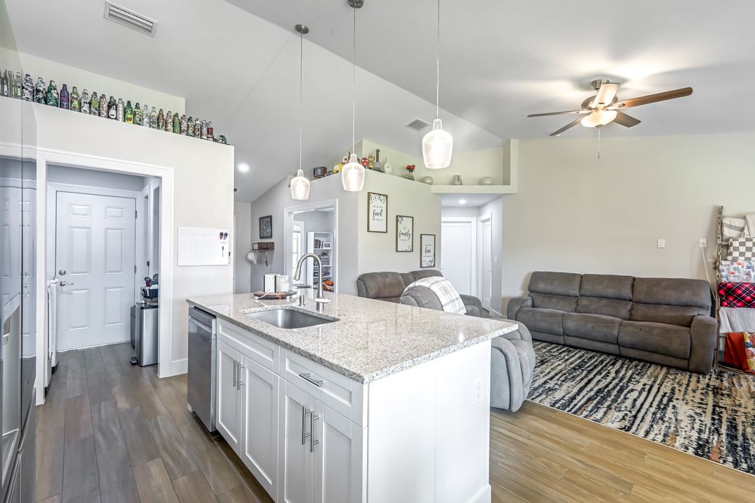 2806 22nd St W, Lehigh Acres, FL 33971