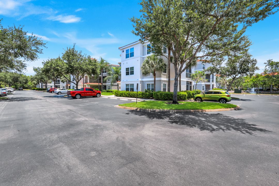 23600 Walden Center Dr #105, Estero, FL 34134