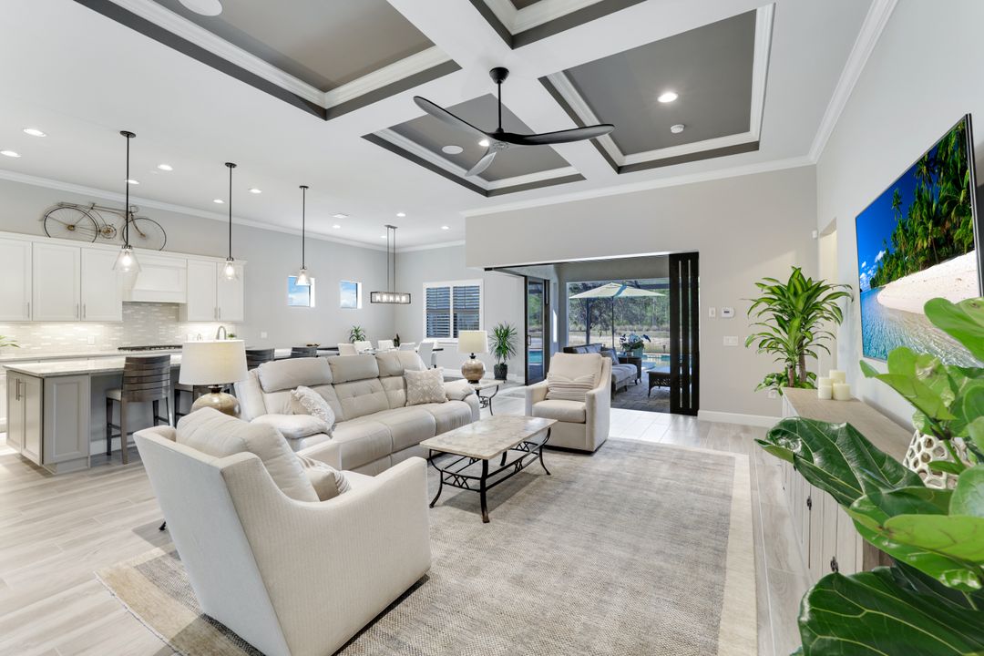 7597 Blackberry Dr, Naples, FL 34114