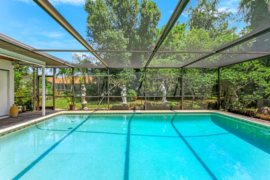 1725 SE 9th Terrace, Cape Coral, FL 33990