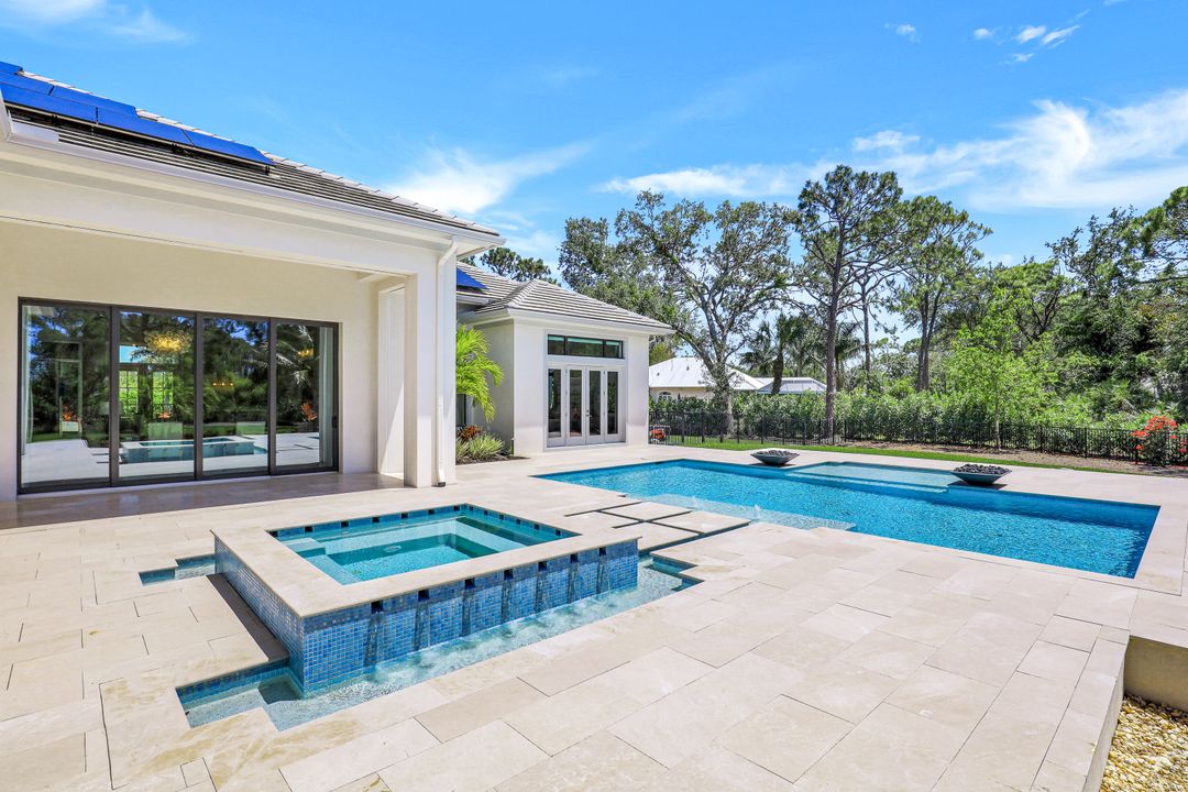 125 Caribbean Rd, Naples, FL 34108