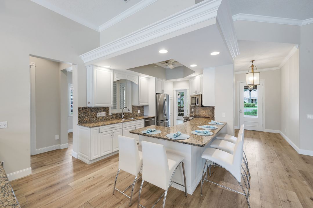 4362 Queen Elizabeth Way, Naples, FL 34119
