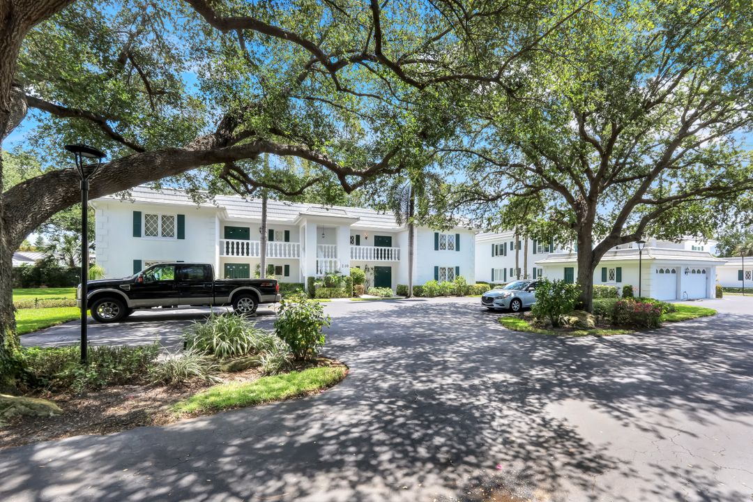240 Palm River Blvd #202, Naples, FL 34110