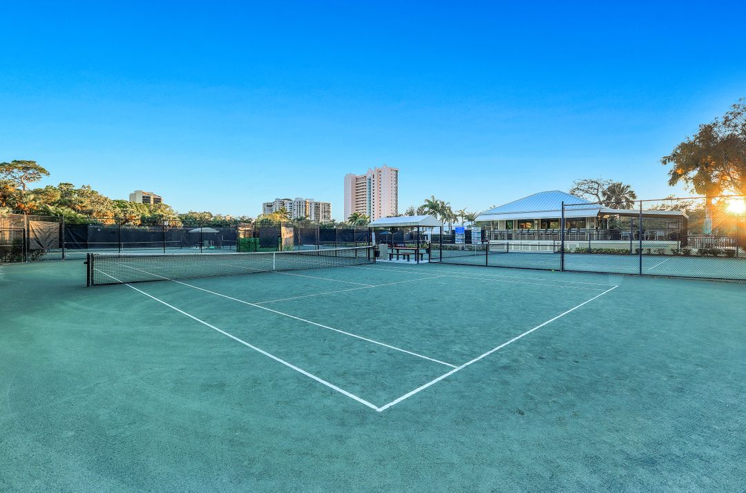 717 Pine Creek Ln, Naples, FL 34108