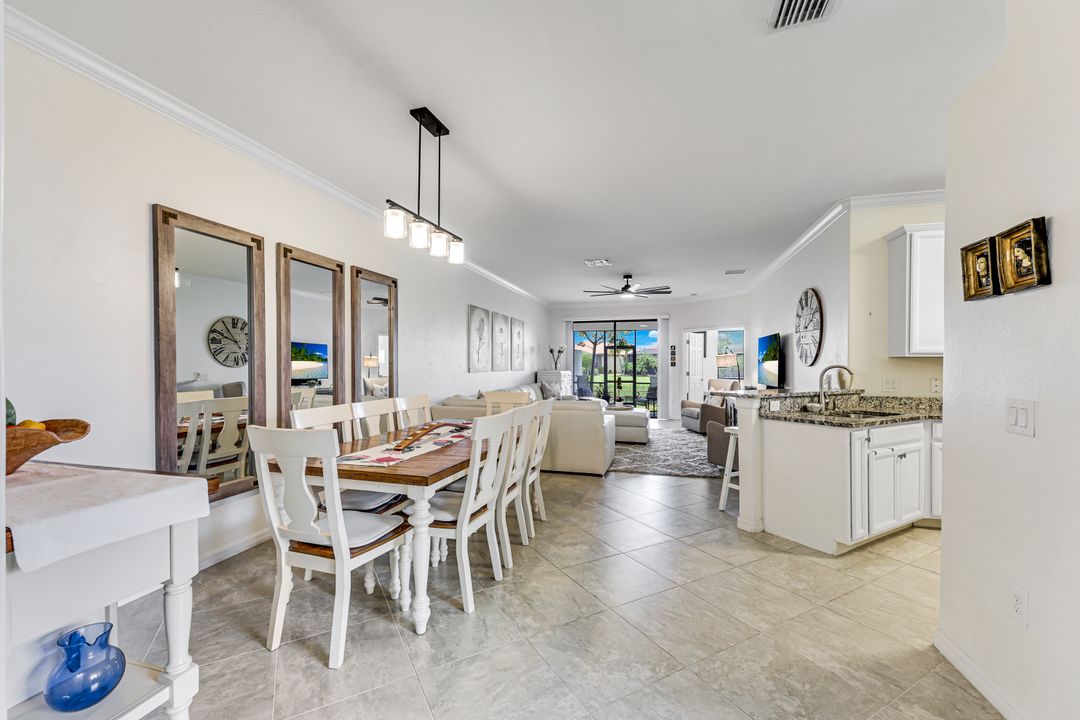 1427 Oceania Dr, Naples, FL 34113