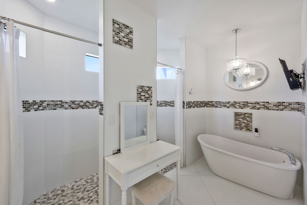 2319 NW 38th Ave, Cape Coral, FL 33993