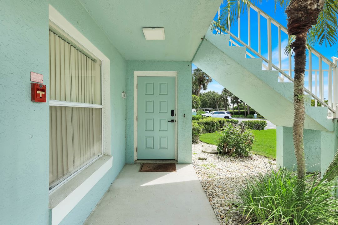 121 Wading Bird Cir #B-103, Naples, FL 34110